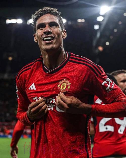 六台:瓦拉内与曼联走很近 皇马认为他不会续约 六台:瓦拉内与曼联走很近 皇马认为他不会续约