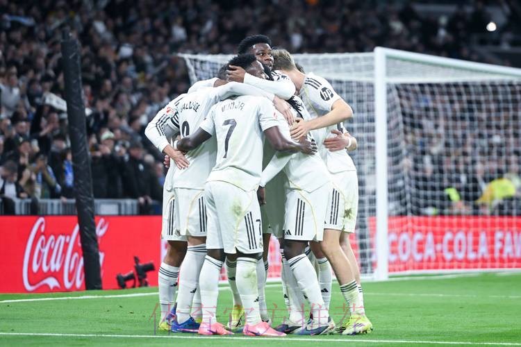 西甲-本泽马建功门迪处子球 皇马2-1客胜4分领跑 西甲-本泽马建功门迪处子球 皇马2-1客胜4分领跑